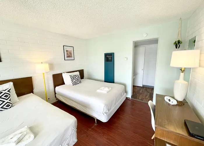 Motel The Postcard 2*