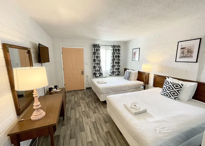 The Postcard Motel 2*